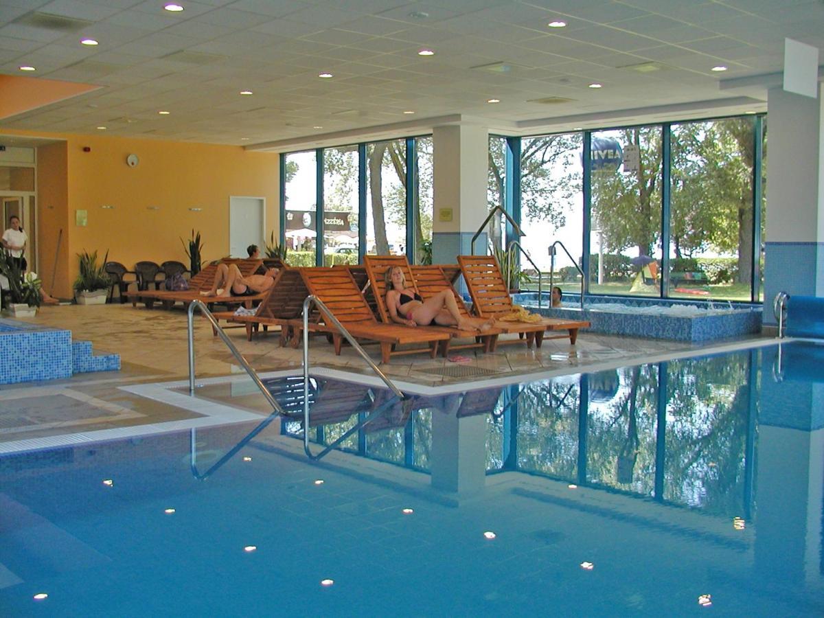 Hotel Magistern Konferencia Es Wellnesshotel Siofok Bagian luar foto