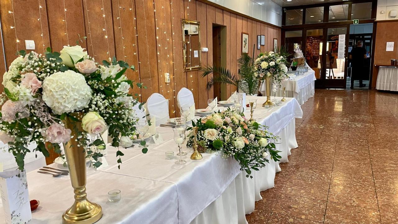 Hotel Magistern Konferencia Es Wellnesshotel Siofok Bagian luar foto