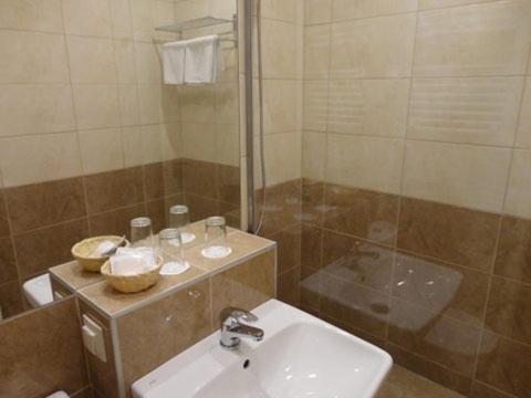 Hotel Magistern Konferencia Es Wellnesshotel Siofok Bagian luar foto