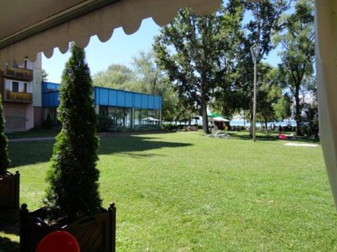 Hotel Magistern Konferencia Es Wellnesshotel Siofok Bagian luar foto